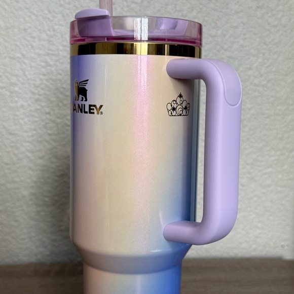 Target x Stanley x Wicked FlowState Quencher Tumbler 40oz Glinda For Good NWOT - Picture 3 of 11